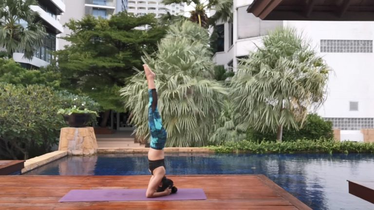 Head Stand ท่ายืนด้วยศรีษะ